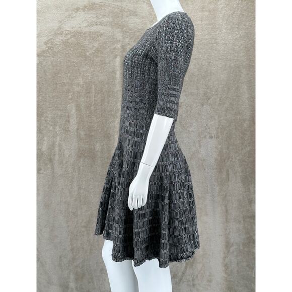 Ivanka Trump Dress Womens Small Black Gray Knit Fit & Flare Stretch Minimalist - Picture 4 of 12